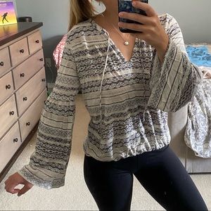 Lucky Brand Printed V neck Bell Bottom Sleeve